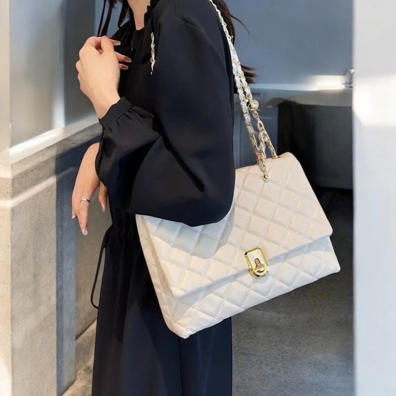 Women’s Diamond Chain Designer Shoulder Bag, Large Capacity PU Leather Crossbody Bag, Leather Purse, Travel Handbag with Lock Buckle & Chain