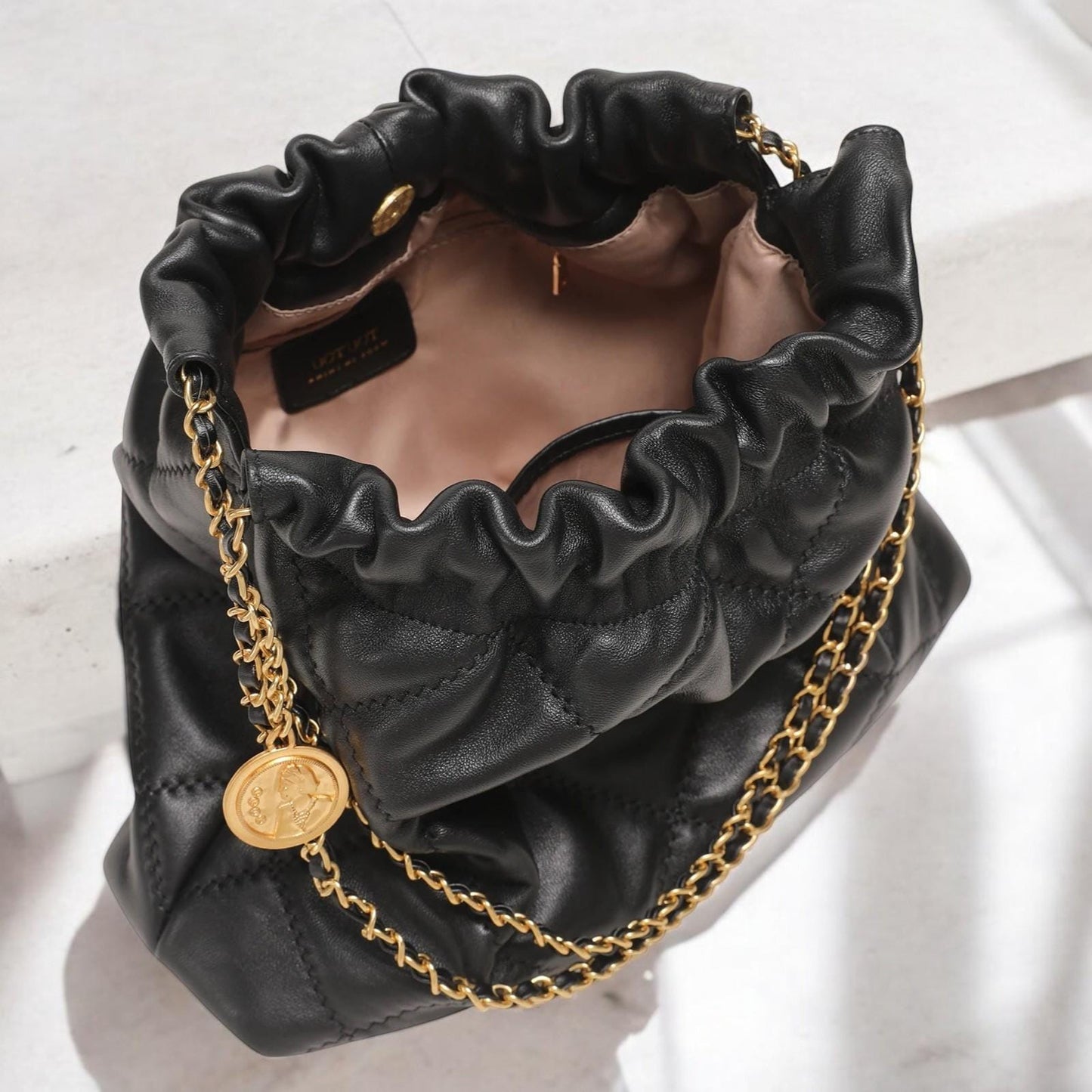 Women's Leather Designer Handbag - Women’s Handbag with Gold Chain, Stylish Crossbody Bag for Daily Use, Leather Purse for Work & Travel