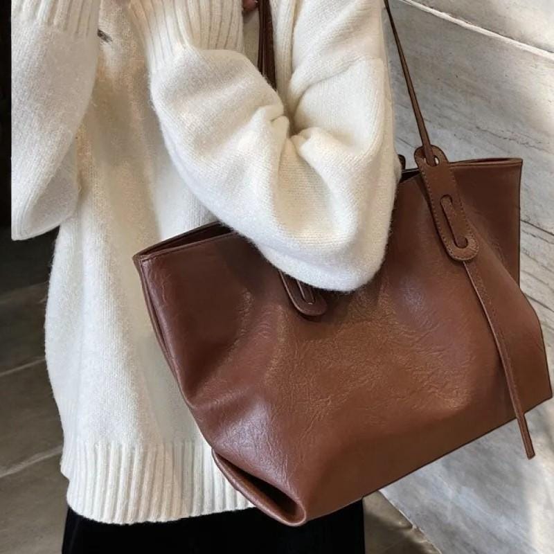 Women's Large Capacity Leather Fashion Tote Bag – Winter Designer Trendy Handbag, Soft Shoulder Hand bag for Office, Feminine Hobo Style
